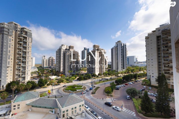 דירה, מנחם בגין 9, רמת פולג, נתניה