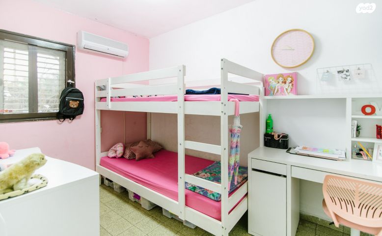 דו משפחתי, החרצית, שאר העיר, קרית עקרון