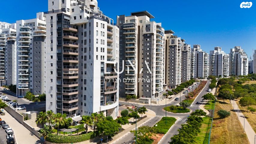 שדרות האגמים 1