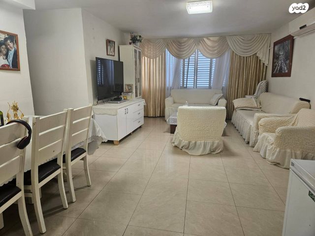 דירה, ניצנים, פנחס ספיר, מגדל העמק