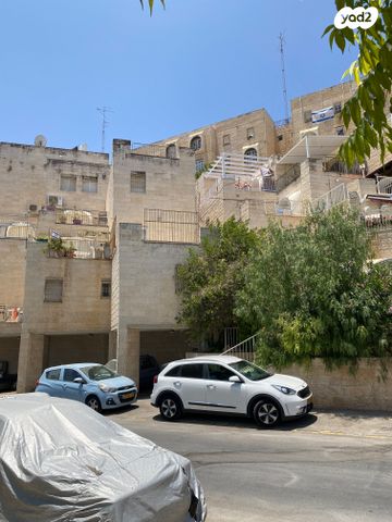 דירה, מרדכי אלקחי, ארמון הנציב, תלפיות מזרח, ירושלים