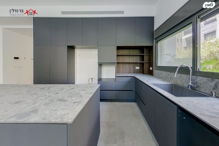 דירת גן, מתחם גרינברג, הוד השרון