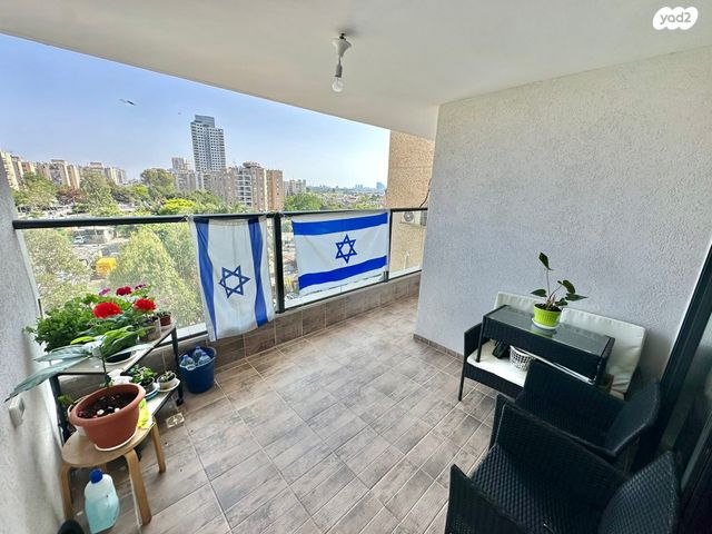 דירה, דרך ההגנה, נווה ברבור, כפר שלם מערב, תל אביב יפו