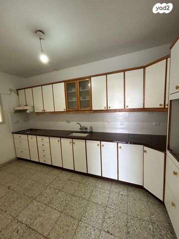 דירה, עמנואל מול, צפון מערב מרכז העיר, נתניה