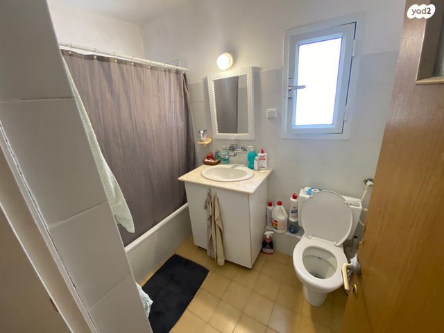 דירה, מרדכי אלקחי, ארמון הנציב, תלפיות מזרח, ירושלים