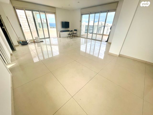 גג/ פנטהאוז, הגוש הגדול, רמת אביב החדשה, נופי ים, תל אביב יפו