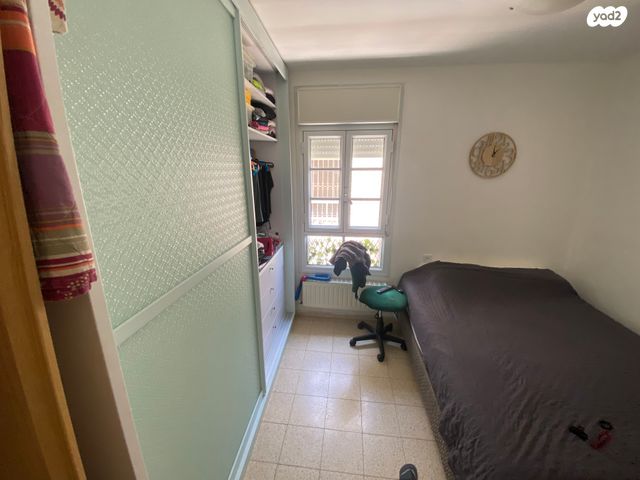 דירה, מרדכי אלקחי, ארמון הנציב, תלפיות מזרח, ירושלים