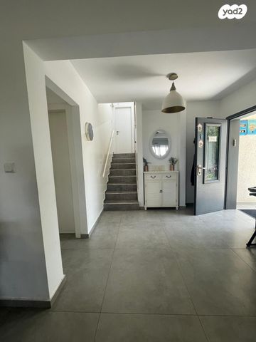 בית פרטי/ קוטג', בית אריה / עופרים