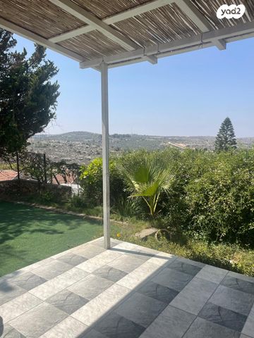 בית פרטי/ קוטג', בית אריה / עופרים