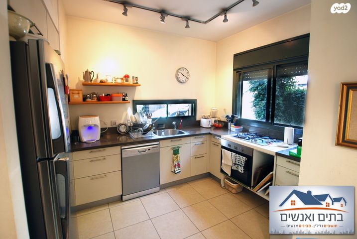 דו משפחתי, טופז, כפר יונה