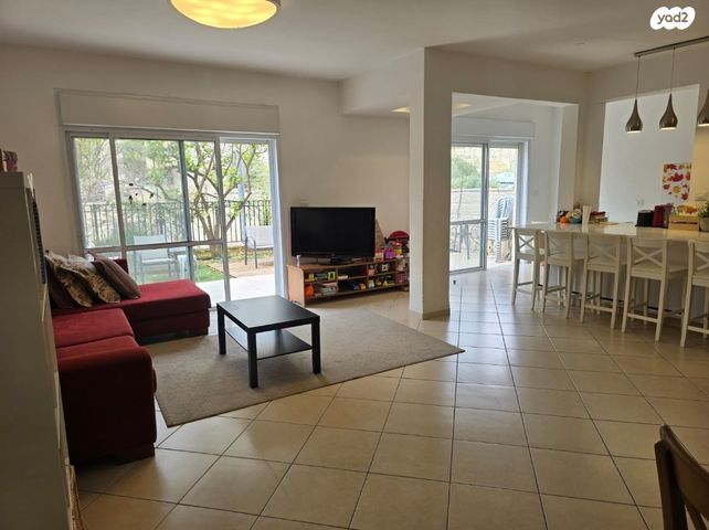 דירת גן, השבטים, מודיעין מכבים רעות