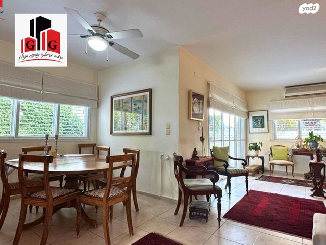 דופלקס, כפר סבא