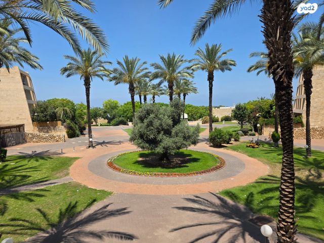 דירה, נאות גולף, קיסריה