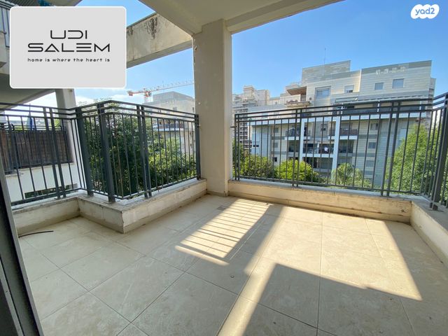 דירה, הרב שלום איפרגן, קרית השרון, נתניה