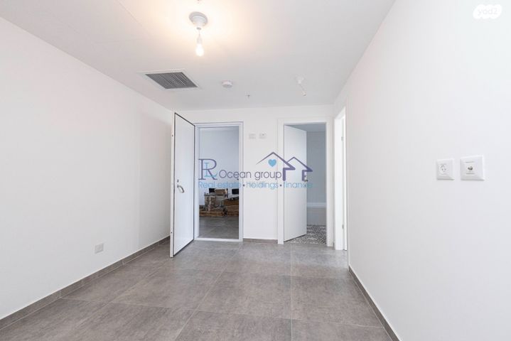 דירה, אמנון ליפקין שחק, נוף הטיילת, נתניה