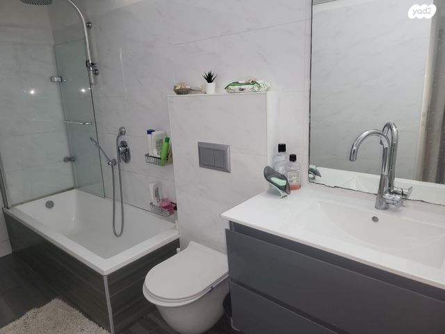 דירת גן, התאנה, המכבים, גבעת זאב