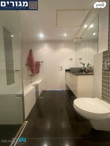 דירה, התאנה, נשר