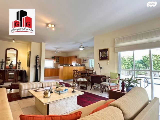 דופלקס, כפר סבא