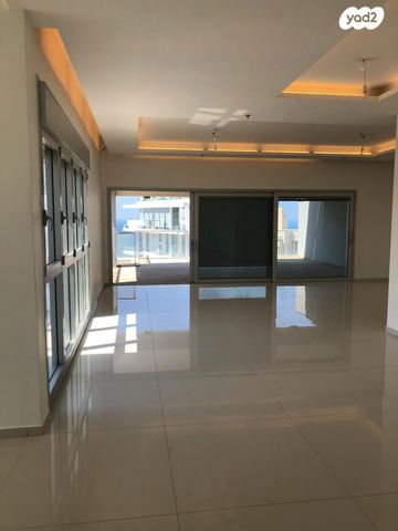 גג/ פנטהאוז, דודו דותן 14, עיר ימים, נתניה