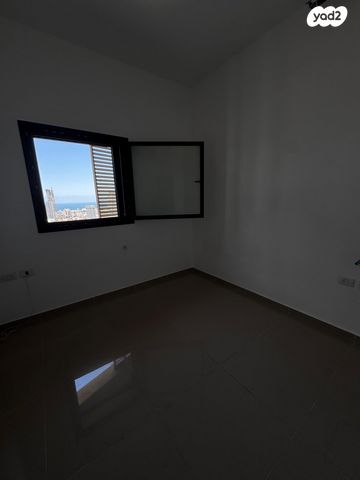 דירה, דרך מנחם בגין 158, מונטיפיורי, הרכבת, תל אביב יפו