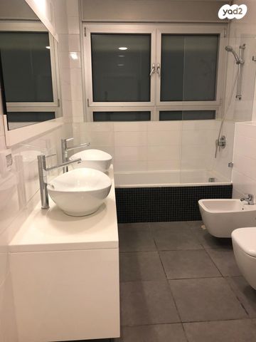 גג/ פנטהאוז, דודו דותן 14, עיר ימים, נתניה