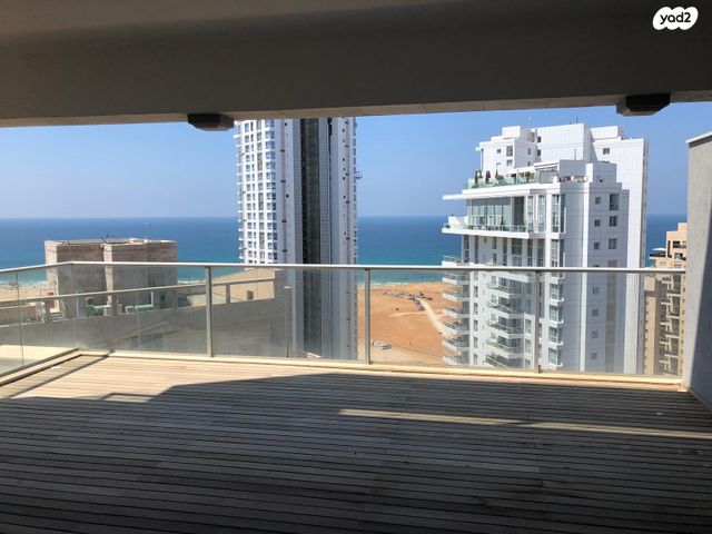 גג/ פנטהאוז, דודו דותן 14, עיר ימים, נתניה