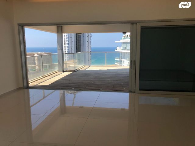 גג/ פנטהאוז, דודו דותן 14, עיר ימים, נתניה