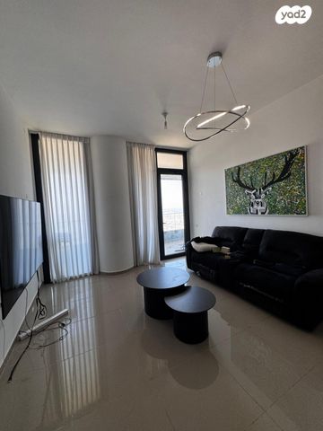 דרך מנחם בגין 158