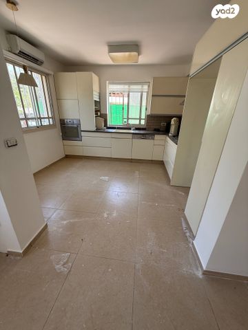 דירת גן, רחל, מרכז, קרית עבודה, חולון