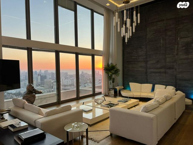 ניסים אלוני 