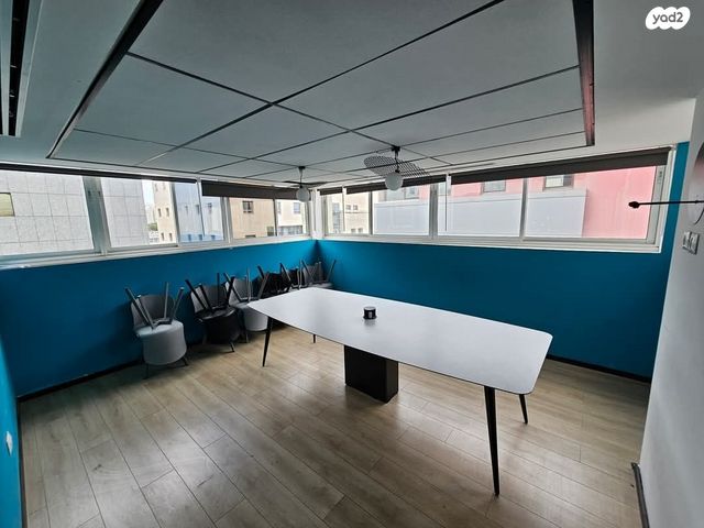 משרדים, יגאל אלון, נחלת יצחק, תל אביב יפו