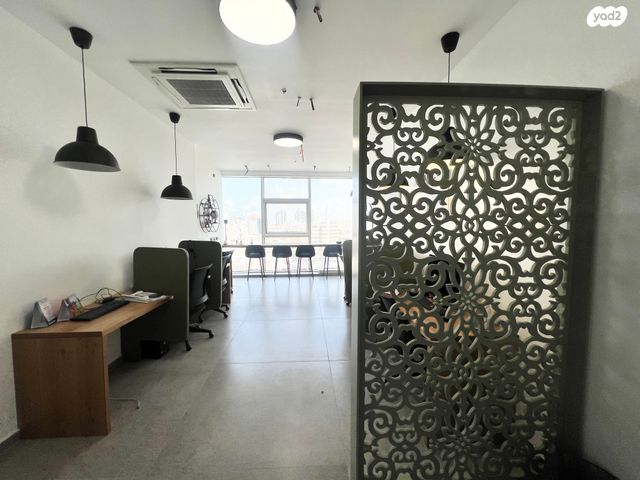 משרדים, צבי אלון 20, מרכז העיר דרום, נתניה