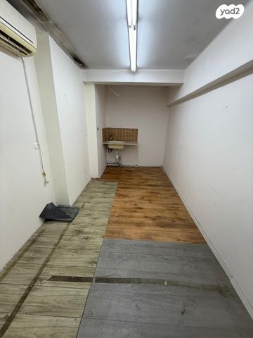 חנויות/ שטח מסחרי, הרצל 35, חיפה