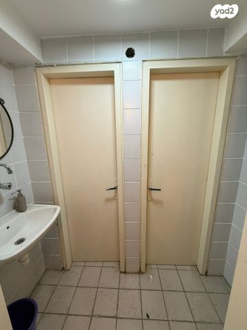 חנויות/ שטח מסחרי, הנמל 33, שער פלמר, תחנת רכבת השמונה, חיפה