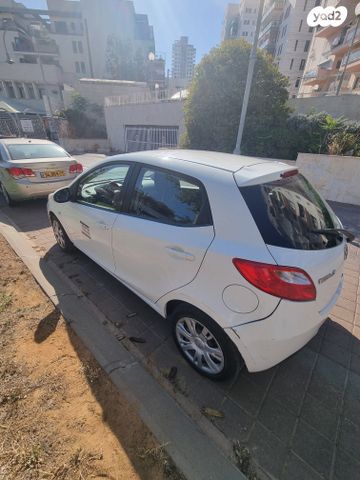 מודעת רכב מאזדה 2