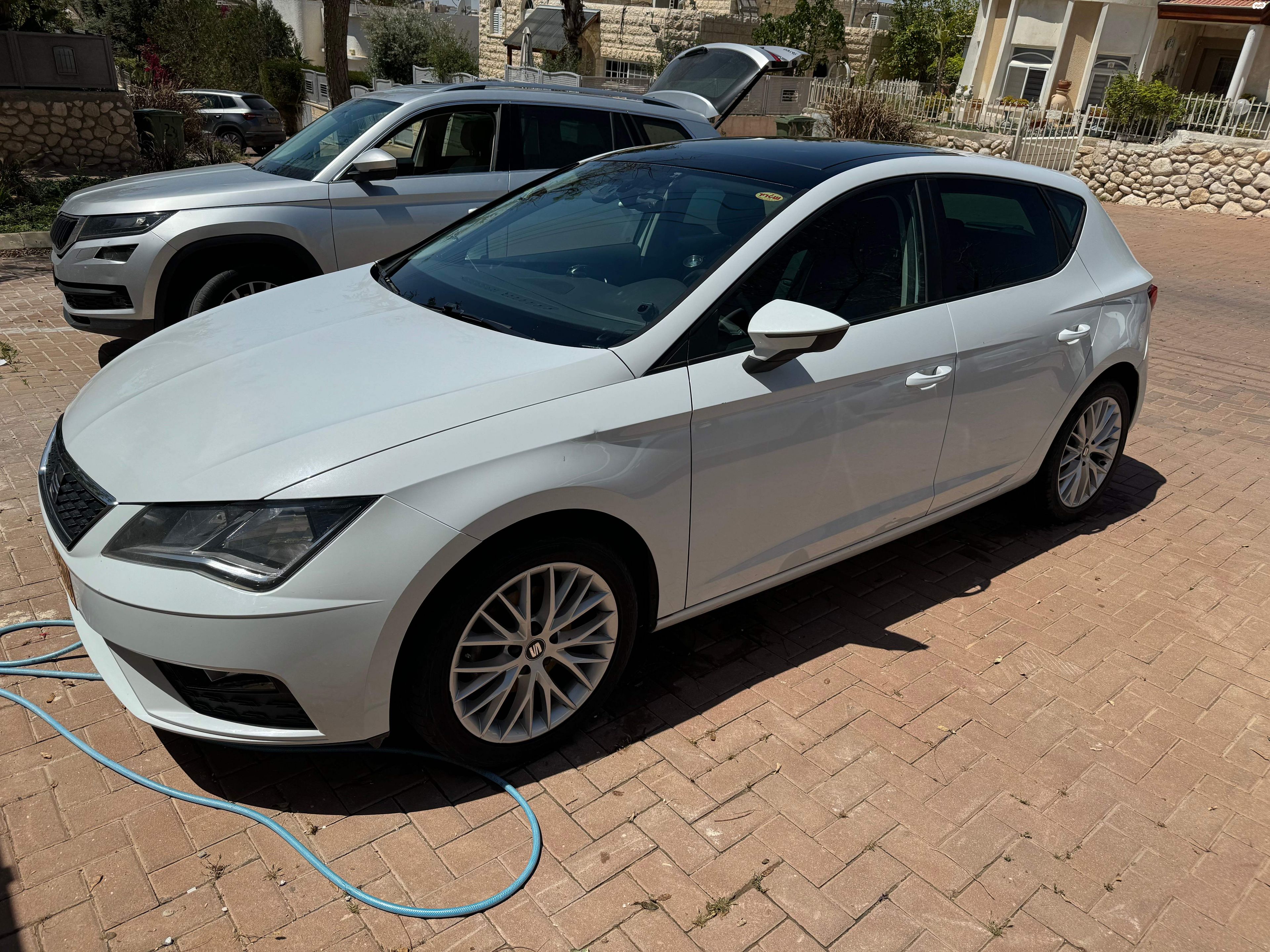 מודעת רכב סיאט לאון