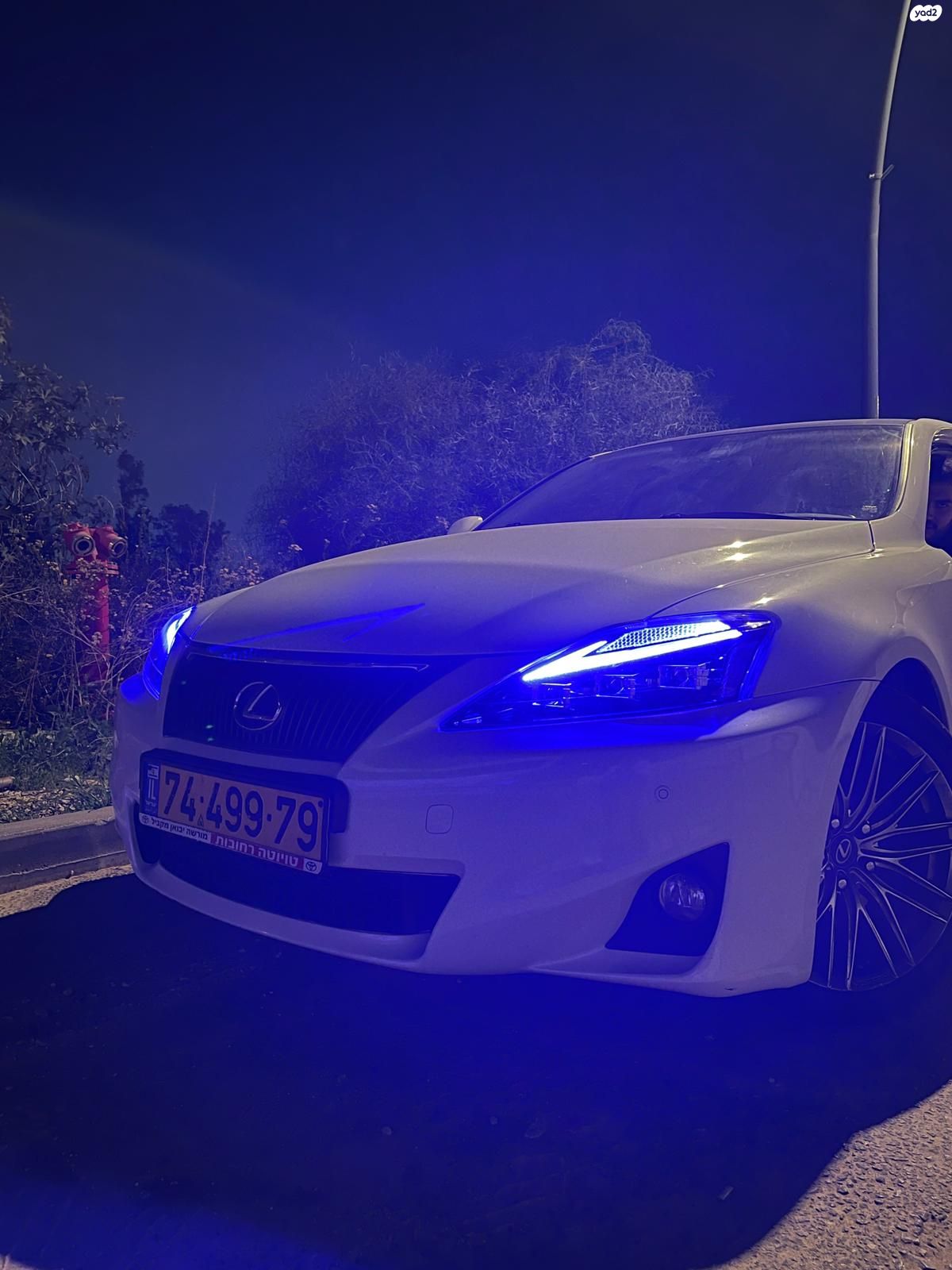 מודעת רכב לקסוס IS