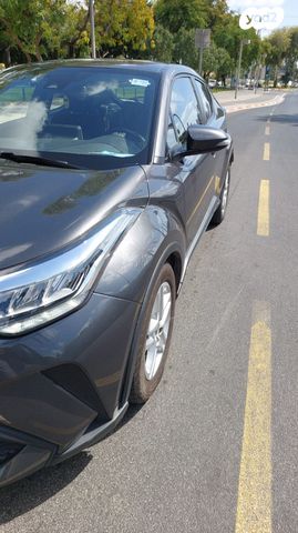 מודעת רכב טויוטה C-HR