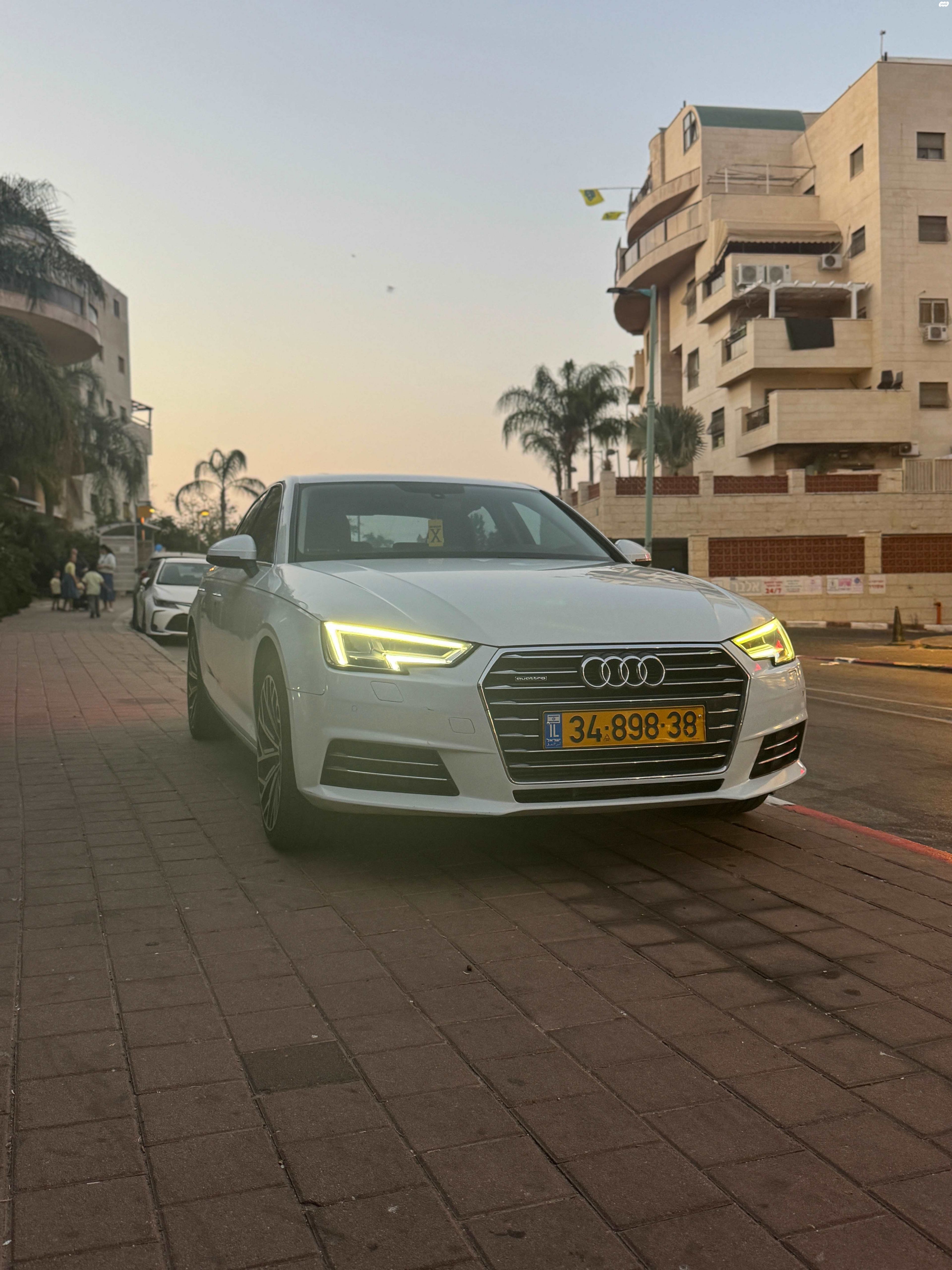 מודעת רכב אאודי A4