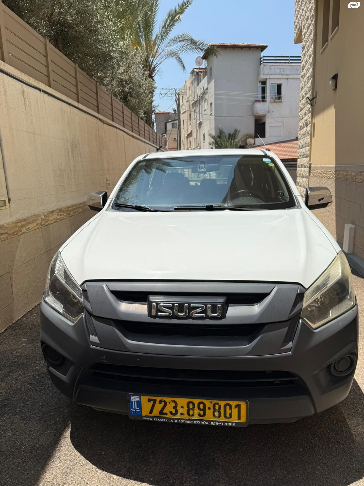 מודעת רכב איסוזו די-מקס
