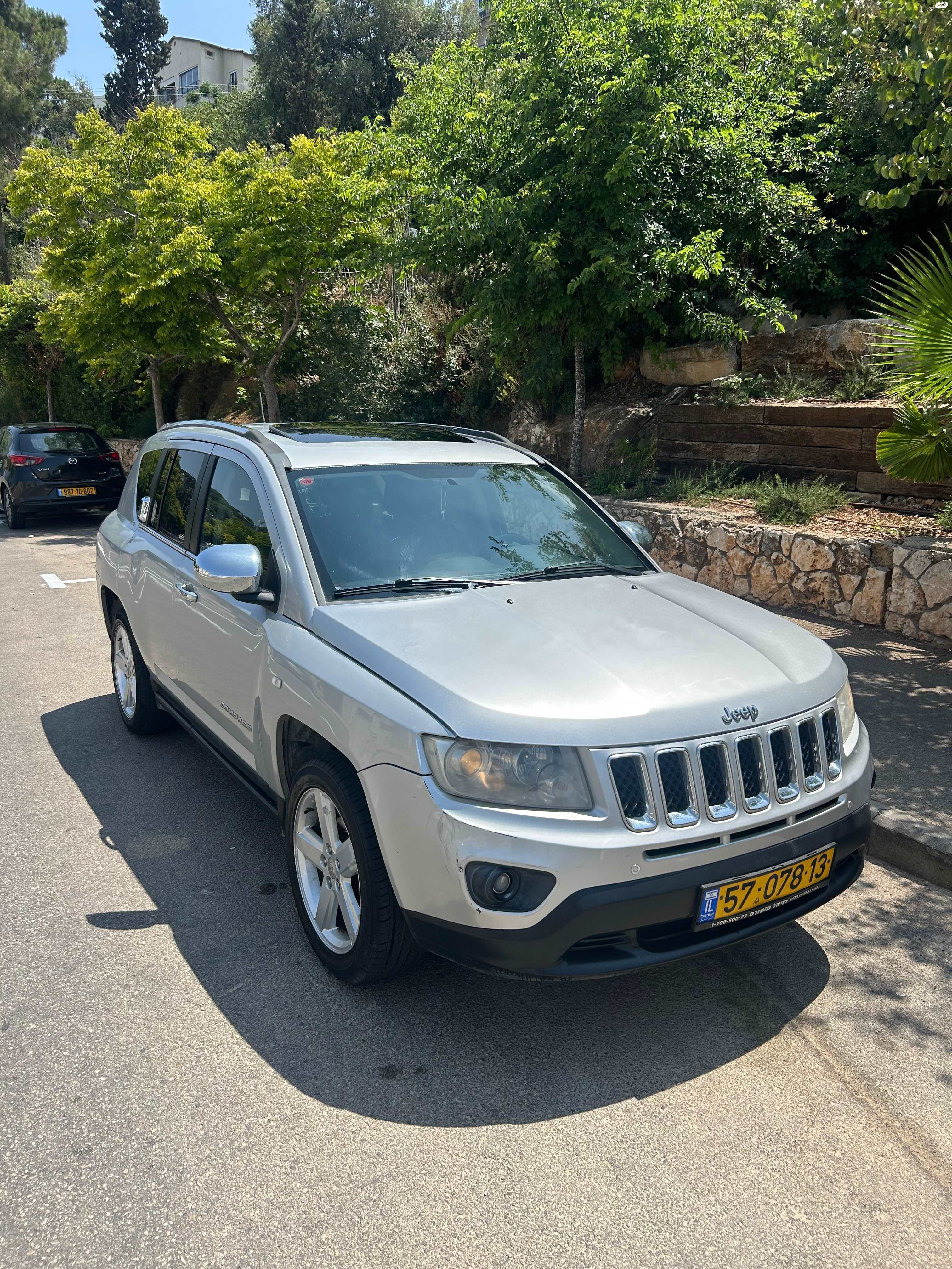 מודעת רכב ג'יפ קומפאס
