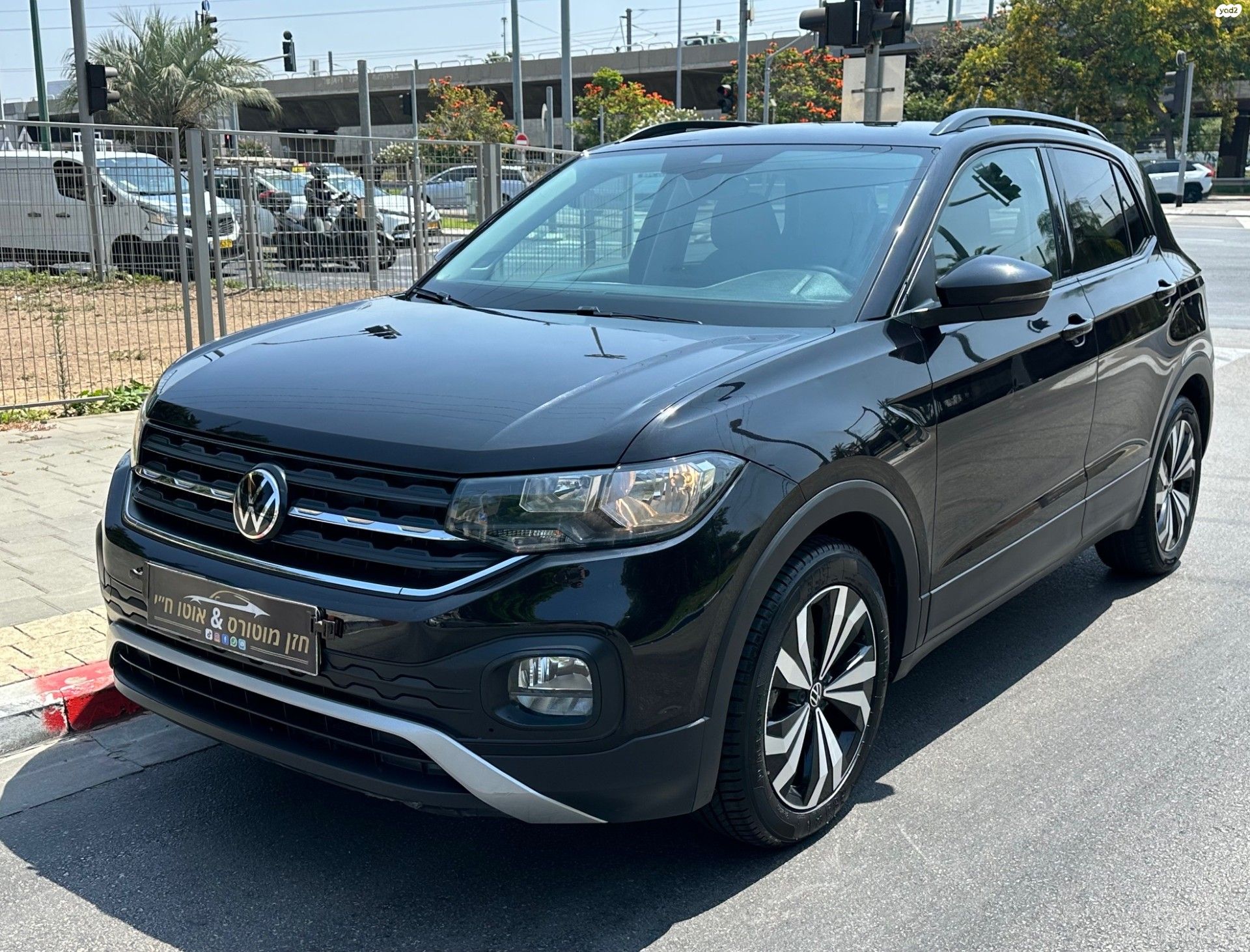 מודעת רכב פולקסווגן T-קרוס