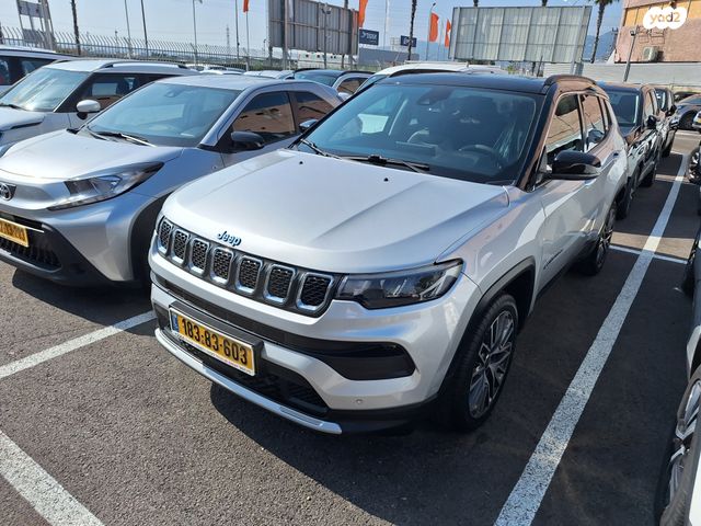 מודעת רכב ג'יפ קומפאס