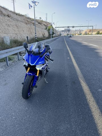 מודעת רכב ימאהה YZF-R1