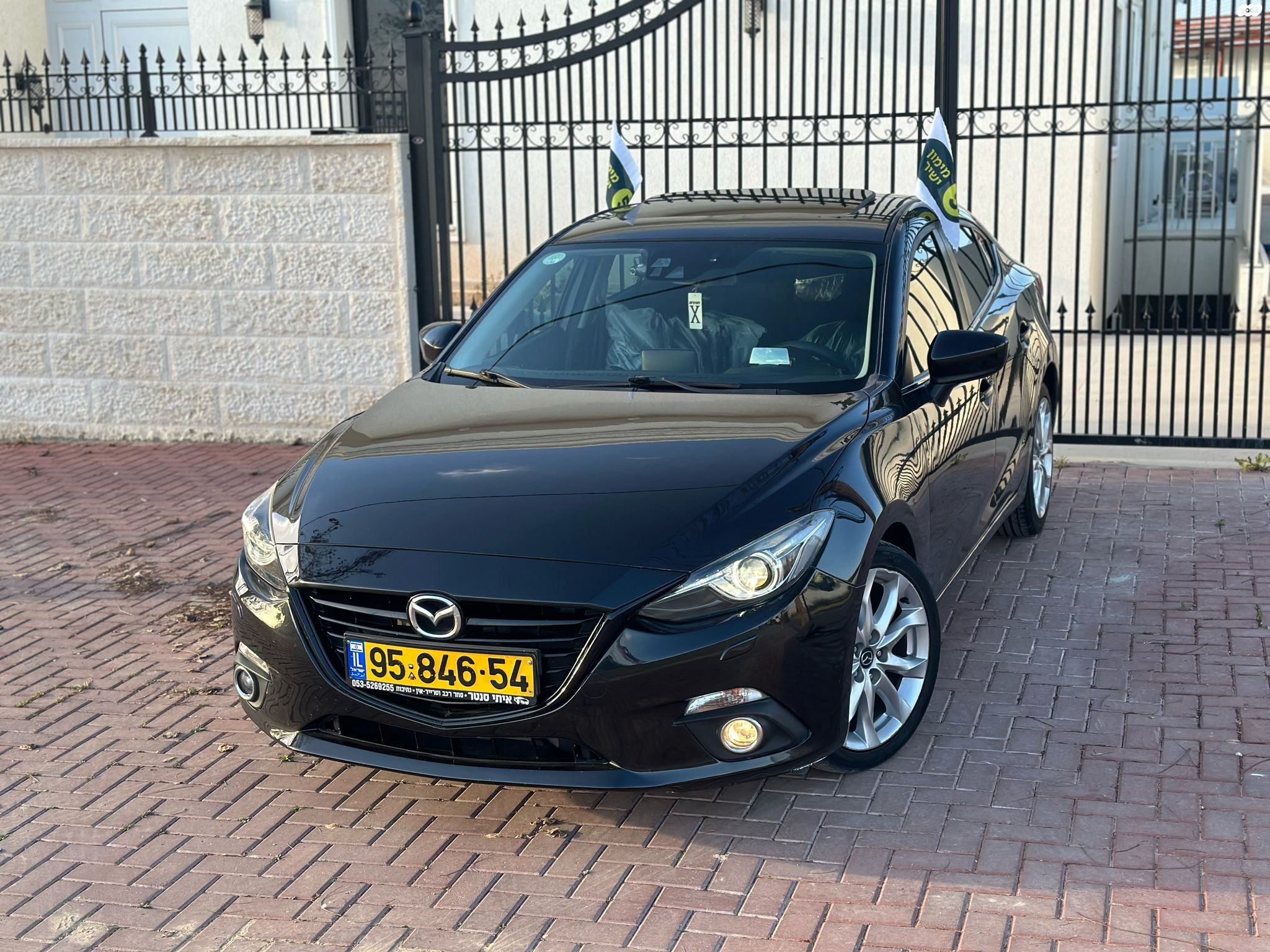 מודעת רכב מאזדה 3
