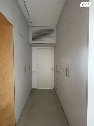 דירה, אבן גבירול 144, הצפון החדש - כיכר המדינה, תל אביב יפו