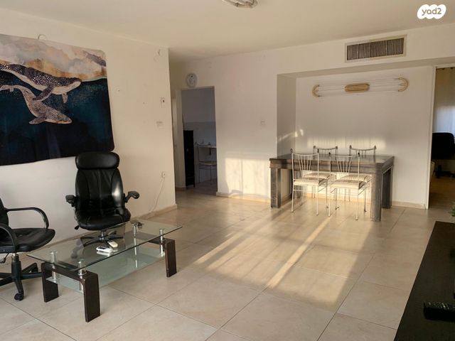 הנחושת 3304