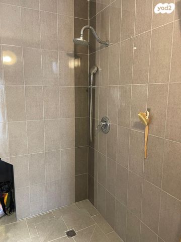 דירה, האקליפטוס 11, שאר העיר, חצור הגלילית