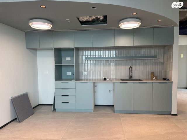 משרדים, לוחמי האש 1, צומת סביון, קרית אונו