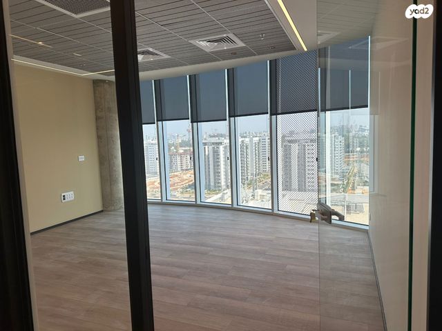 משרדים, לוחמי האש 1, צומת סביון, קרית אונו